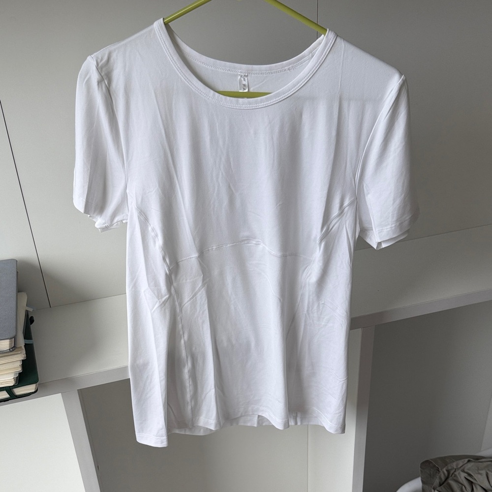 Fabletics White Short Sleeve Crewneck Tee
